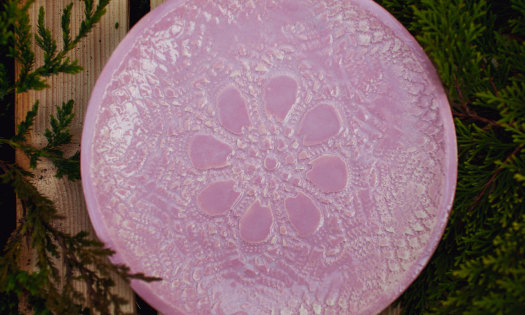 тарелка розовая средняя